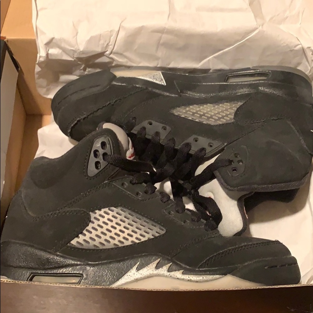 Used Jordan 5 “metallic black” 3.5Y , Nike air